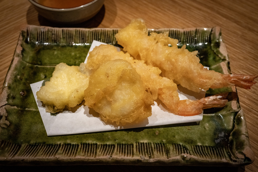 ランチはモッツアレラチーズの天ぷらとエビ天