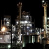 夜の工場