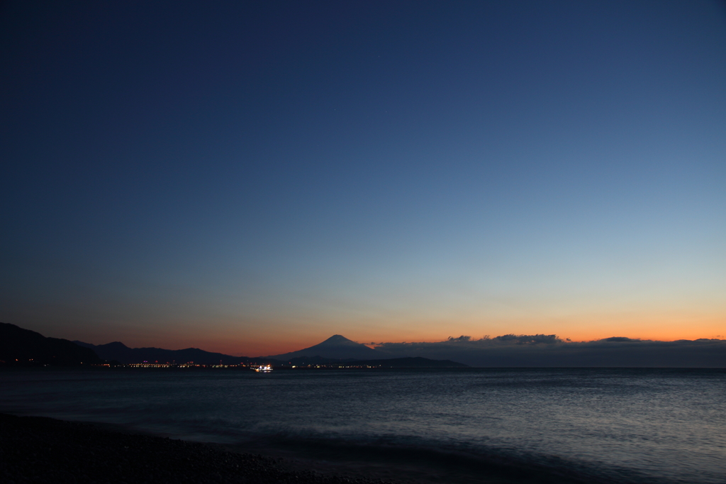 夜明けの富士