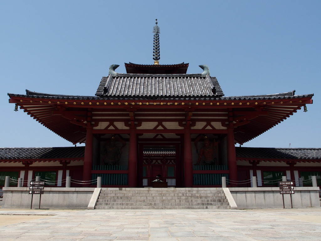 仁王門と五重塔合体??　（四天王寺）