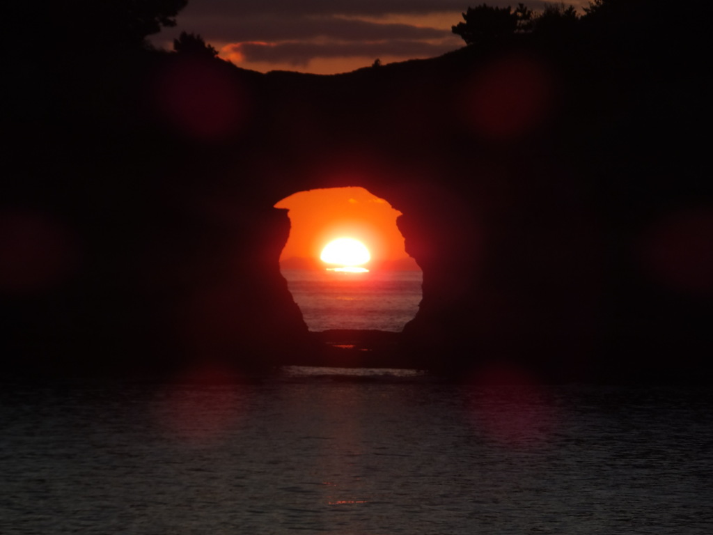 円月島の夕日