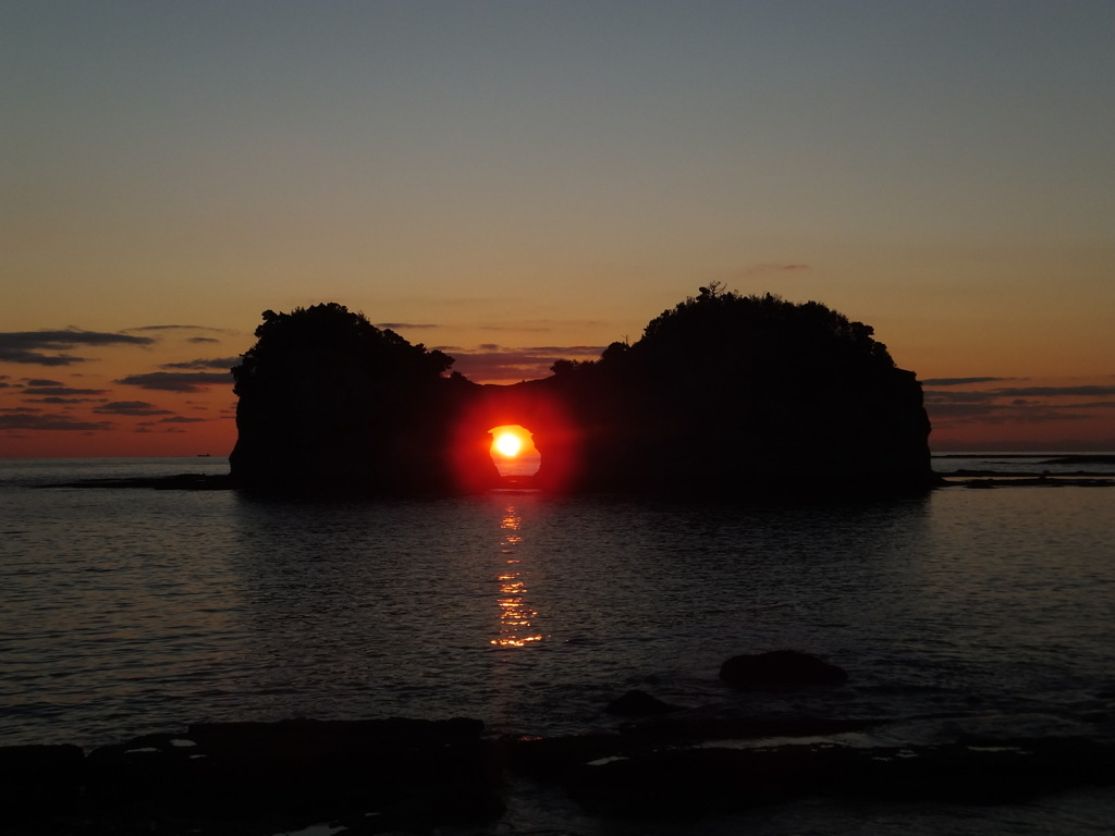 円月島の夕日