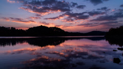 湖の夜明け