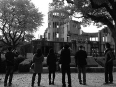 「繰り返しません　過ちは」