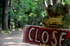 映画でも出てきそうな彫刻「熊さん」