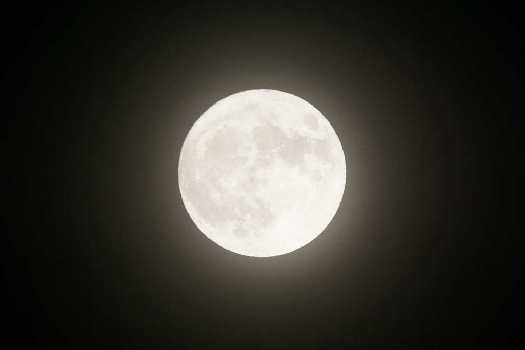 Supermoon (/_;)