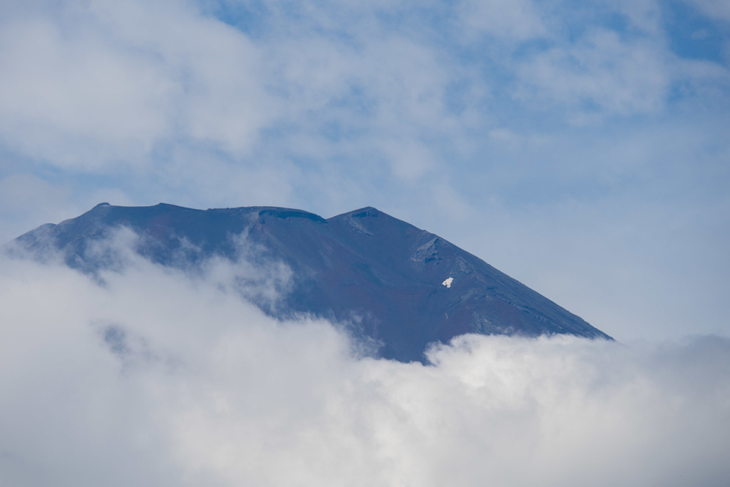 【山中湖から見る富士山頂】20170903