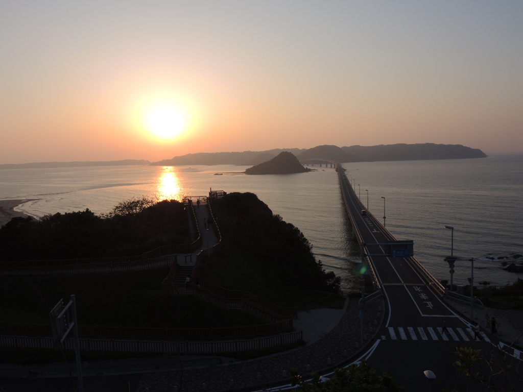 夕暮れの角島大橋