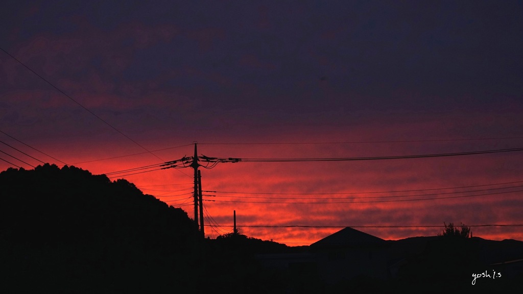 写真エッセイ：怖いぐらいの夕焼け