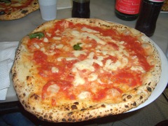 イタリア旅日記：南イタリア８：イタリアは美味しい！２：ピザ発祥の地ナポリ