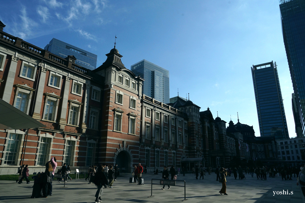 写真エッセイ：東京で６：ルネッサンスの駅