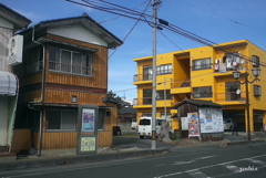 写真エッセイ：わが町点描８：黄色いアパート：NTW566