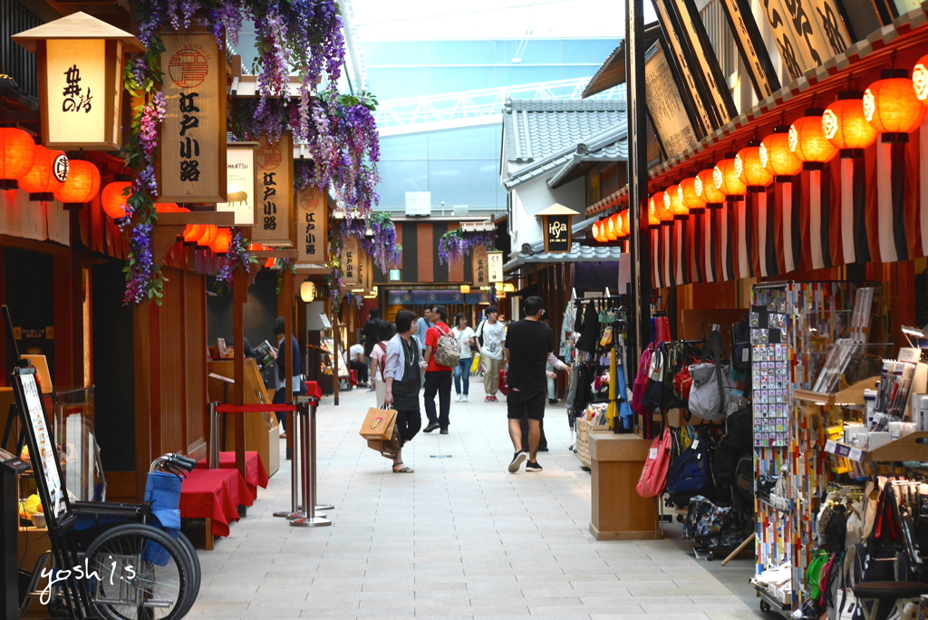 写真句：羽田空港江戸小路