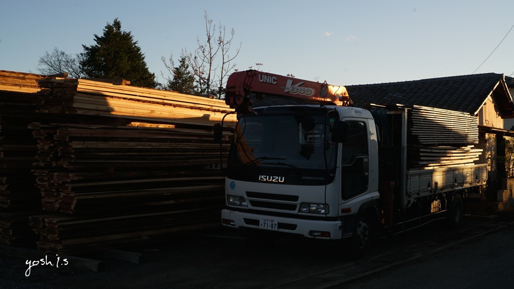 写真エッセイ：夕日影３：製材工場