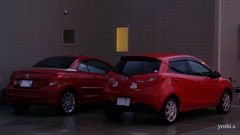 写真エッセイ：Red cars at twilight