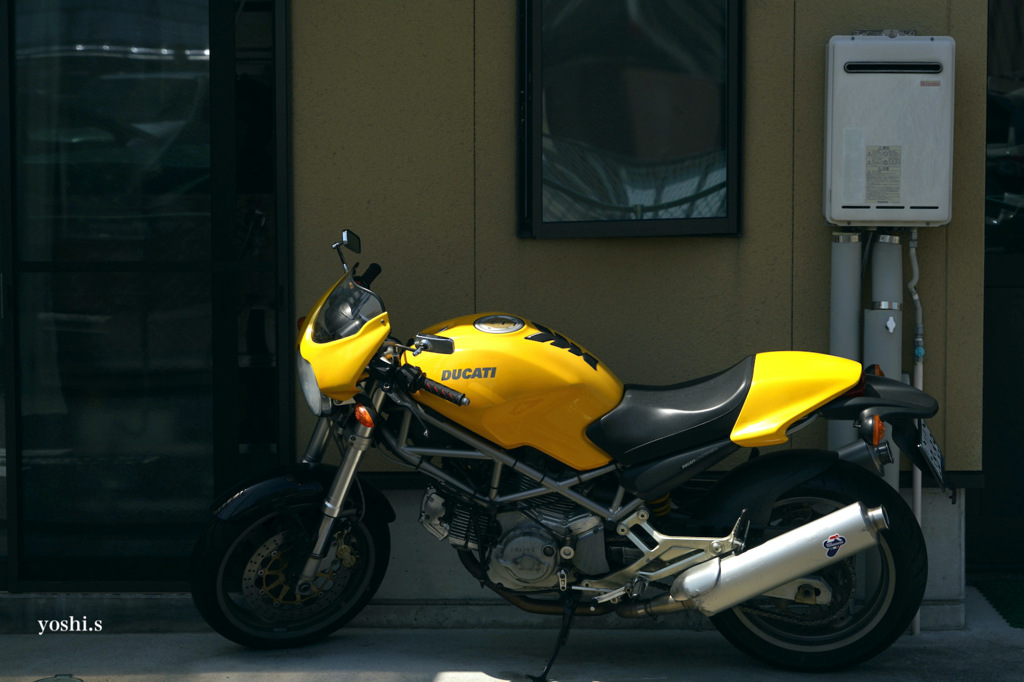 写真エッセイ：DUCATI のある蕎麦屋