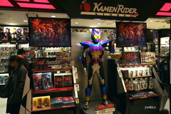 写真エッセイ： 東京散歩１：ヤエチカ１：Kamen Rider