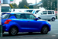 写真句：Blue car
