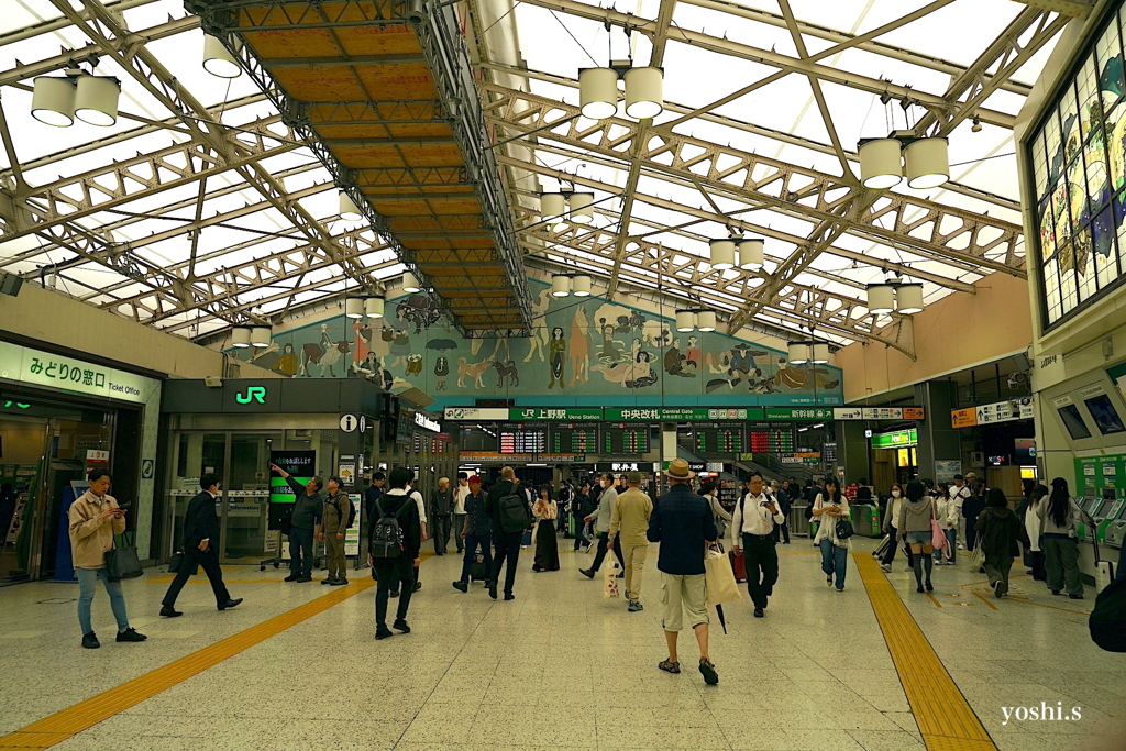 写真エッセイ：上野散歩６：上野駅１：壁画