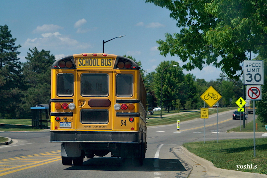 写真エッセイ：アメリカ見たまま記25：School bus２