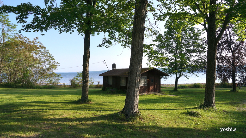 写真エッセイ：アメリカ見たまま記17：湖畔の小屋