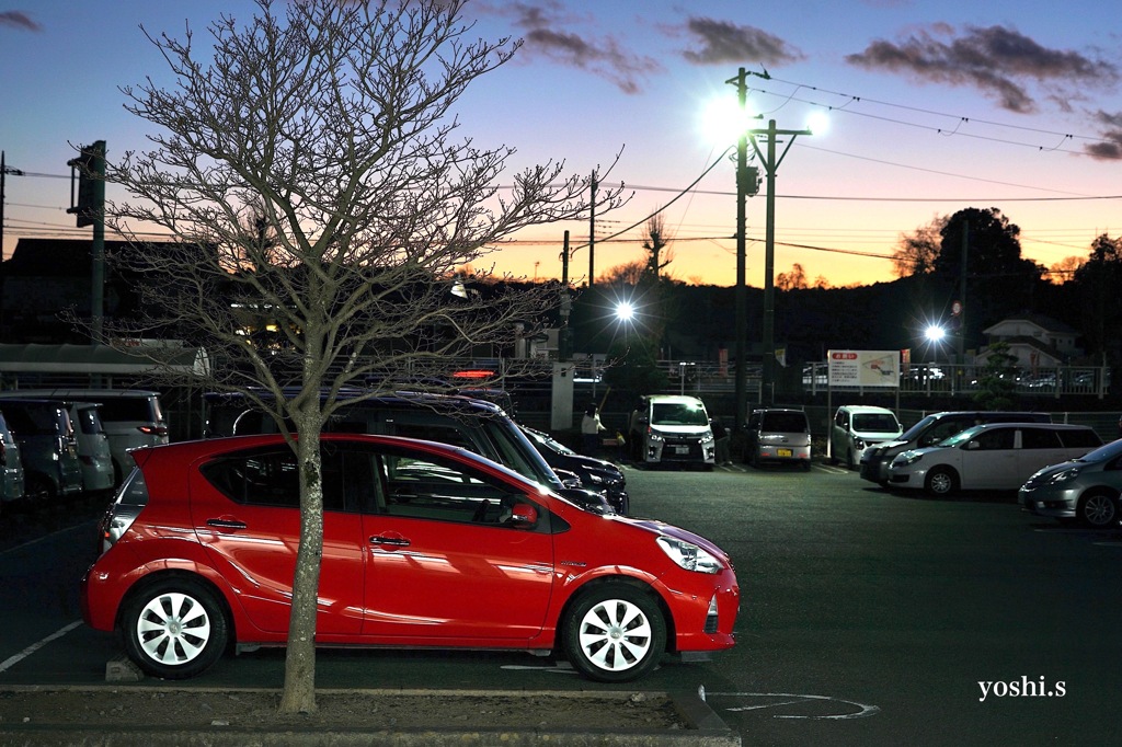 写真句：Red car