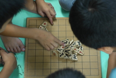 少年たちの夏休み３：将棋・山崩し