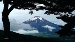写真詩三様：冠雪の富士 Photo Trip35：峠の富士２