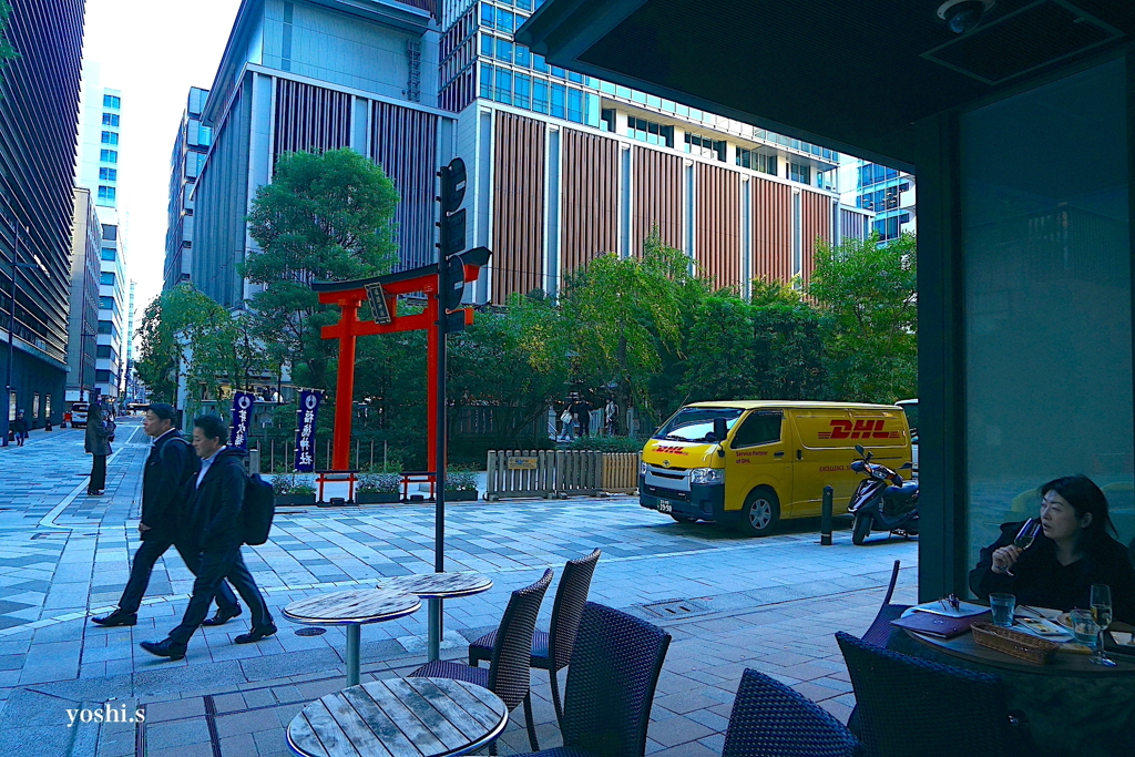 写真エッセイ：東京５：日本橋にて４：COREDO室町の神社