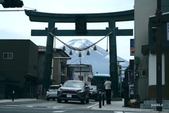 写真エッセイ：冠雪の富士 Photo Trip６：一ノ鳥居に富士
