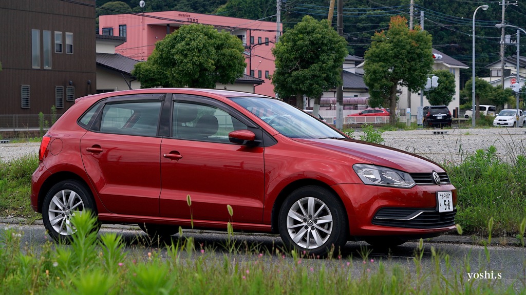 写真エッセイ：Red car