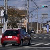 写真エッセイ：White rooftop の Red car