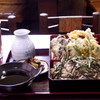 そば屋にて