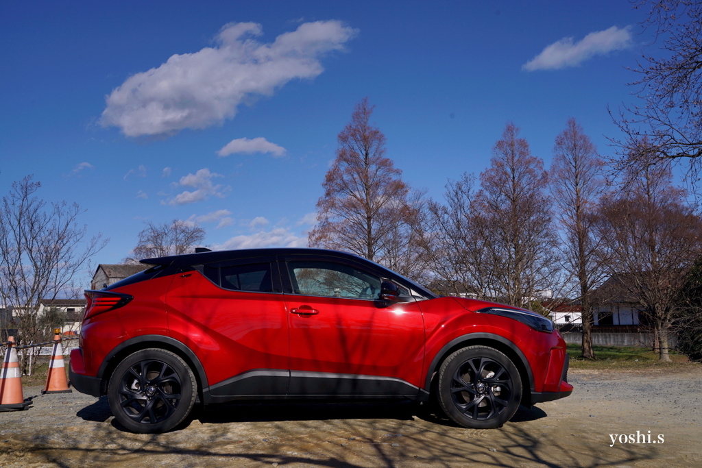 写真句：新年の Red car