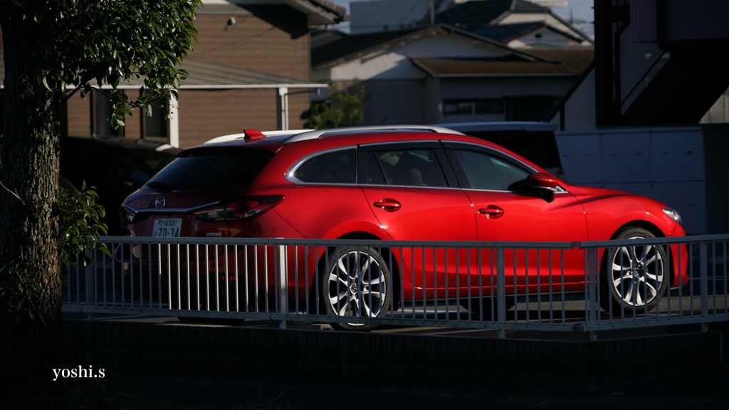 写真句：Red car