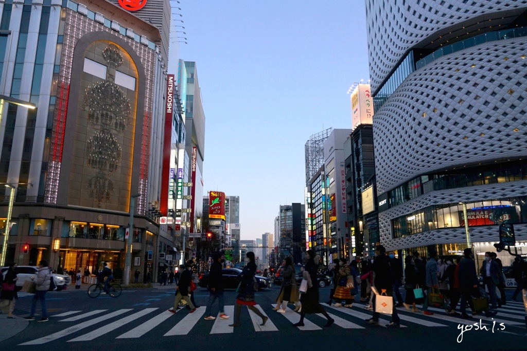 写真エッセイ：銀座、火点しごろ