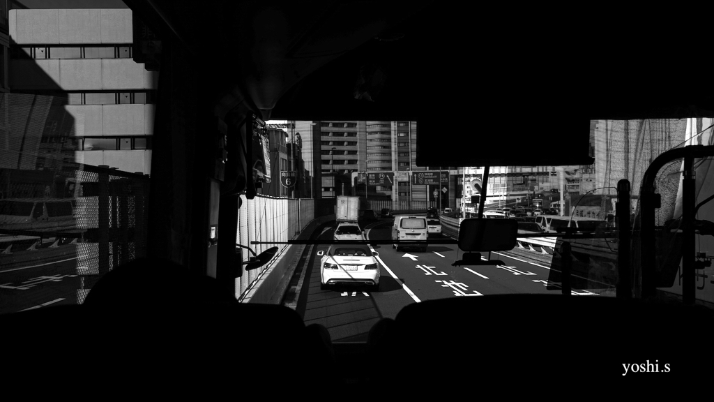 写真句：At Tokyo１：首都高：B&W