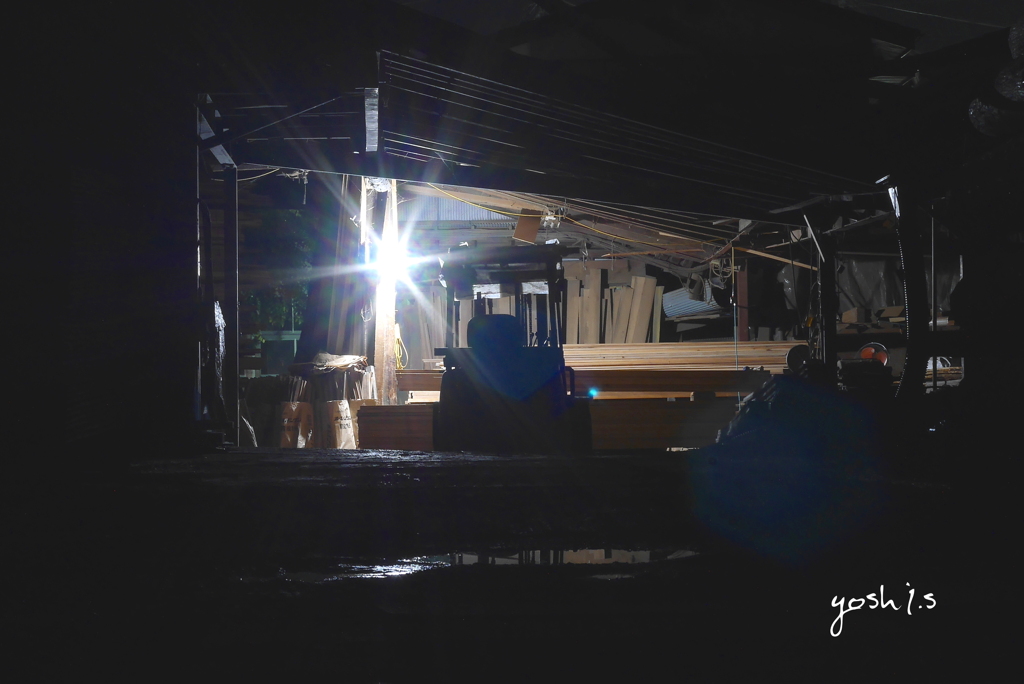 写真エッセイ：製材工場の夜