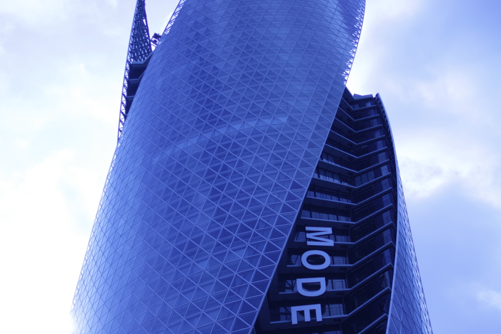 【早朝の校舎】