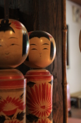 【鳴子こけし】