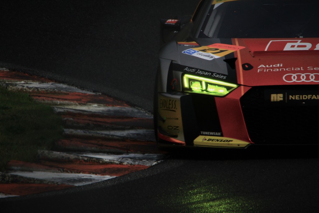 【AUDI R８ LMS】