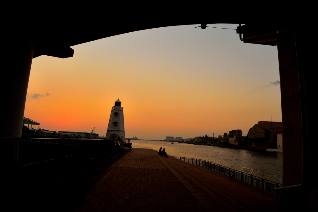 灯台と夕景
