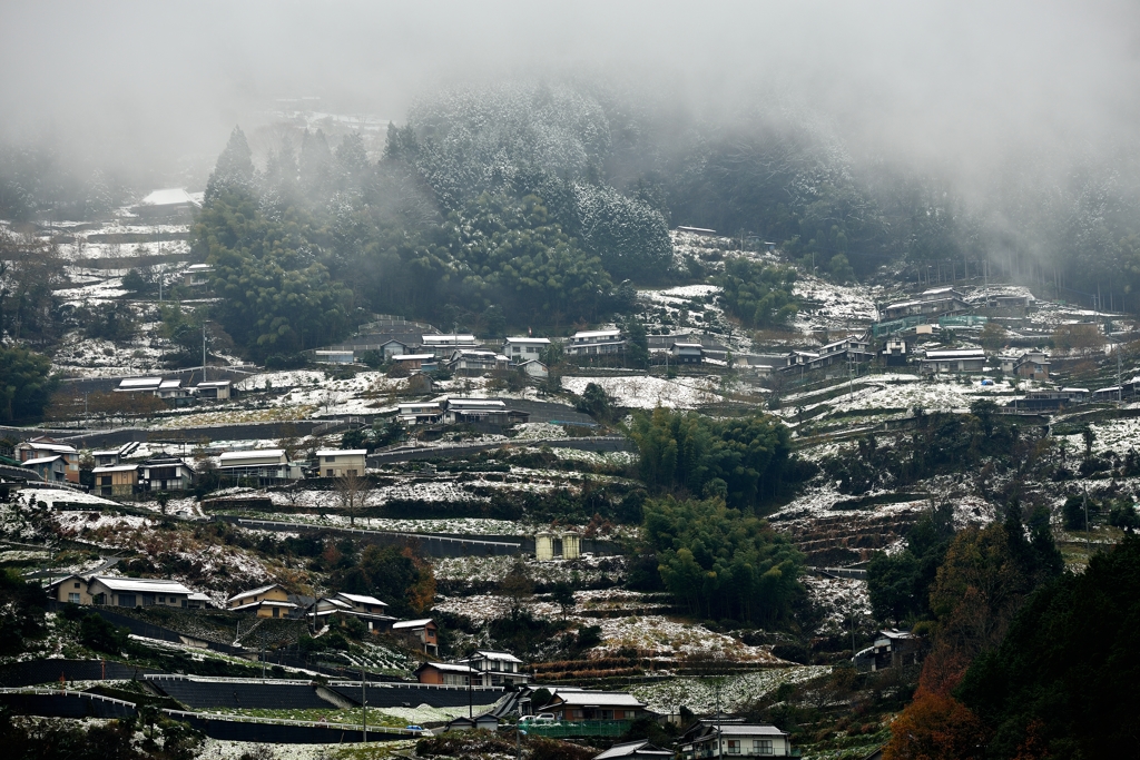 雪降る山里