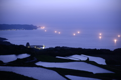 東後畑の棚田と漁火