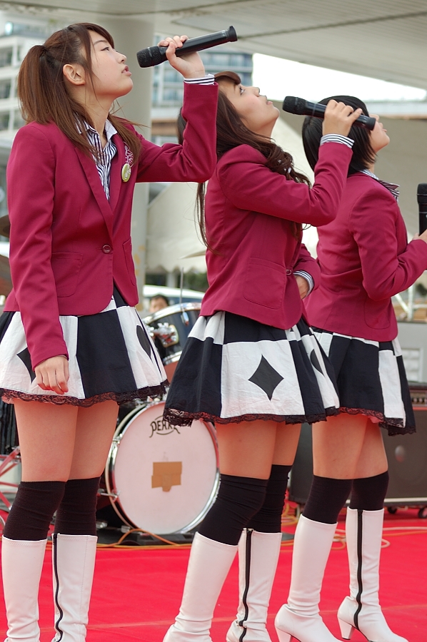 ポートタワーを見上げて　KOBerrieS