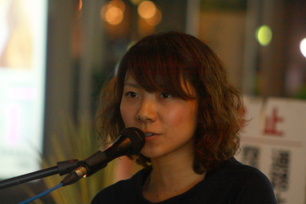 明香音　ストリートライブ三宮　顔
