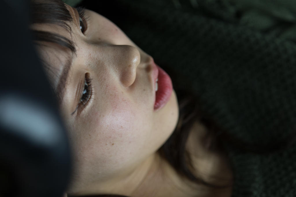 山本有紗ソファー (40)