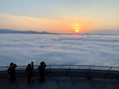 函館山から雲海と朝日