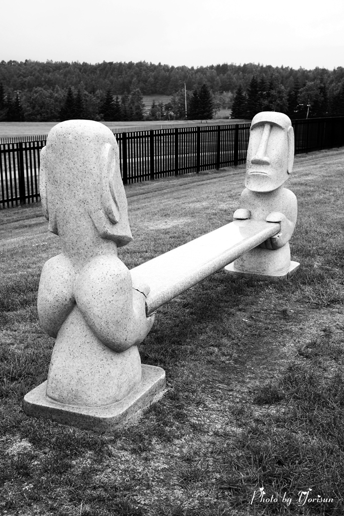 モアイのベンチ