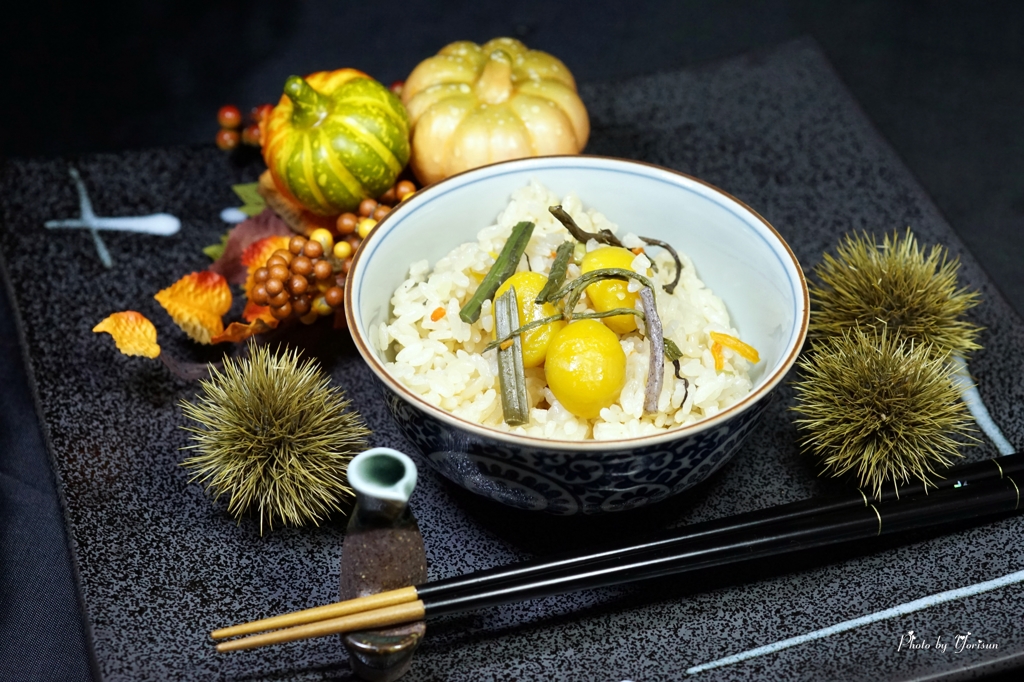 秋の味覚　栗ご飯